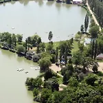 Bed and breakfast Svájci Lak Panzió 3*