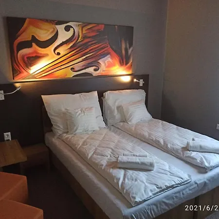 Svajci Lak Panzio 4*