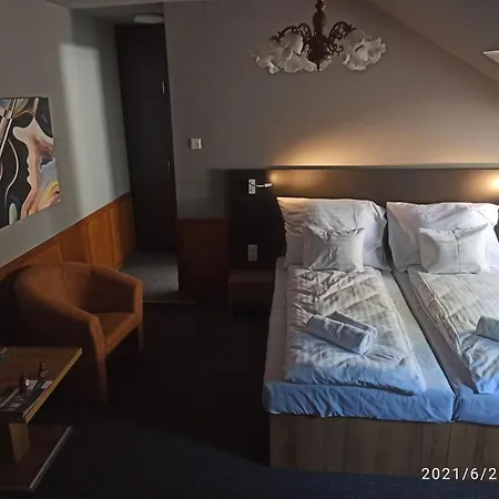 Svajci Lak Panzio B&B Mestecǎneşti