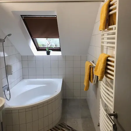 Svájci Lak Panzió * Nyíregyháza