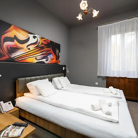 Svájci Lak Panzió Panzió